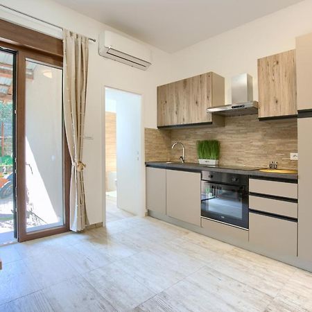 Amphitheater 3+2 Modern Apartment With Terrace, Wifi, Netflix PUY 외부 사진