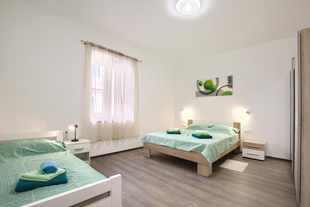 Amphitheater 3+2 Modern Apartment With Terrace, Wifi, Netflix PUY 외부 사진