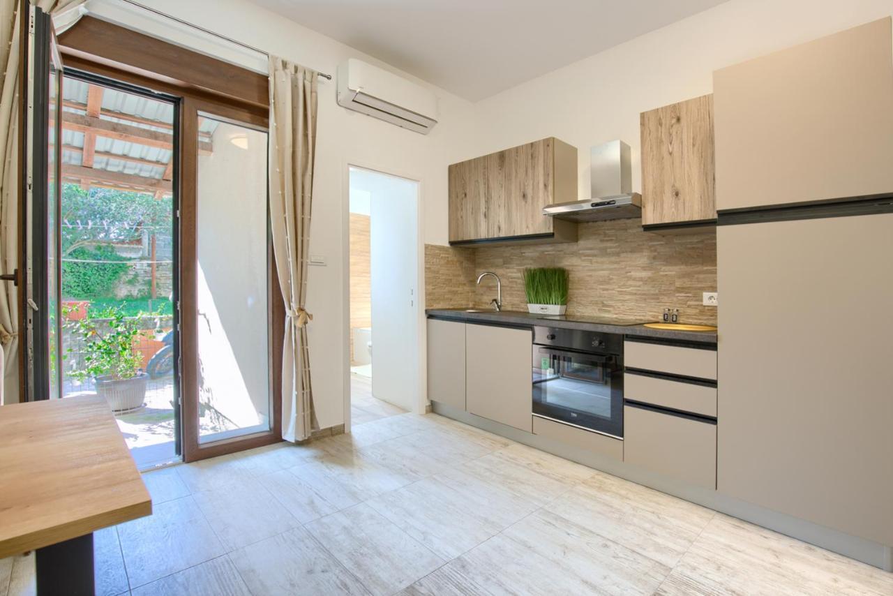 Amphitheater 3+2 Modern Apartment With Terrace, Wifi, Netflix PUY 외부 사진