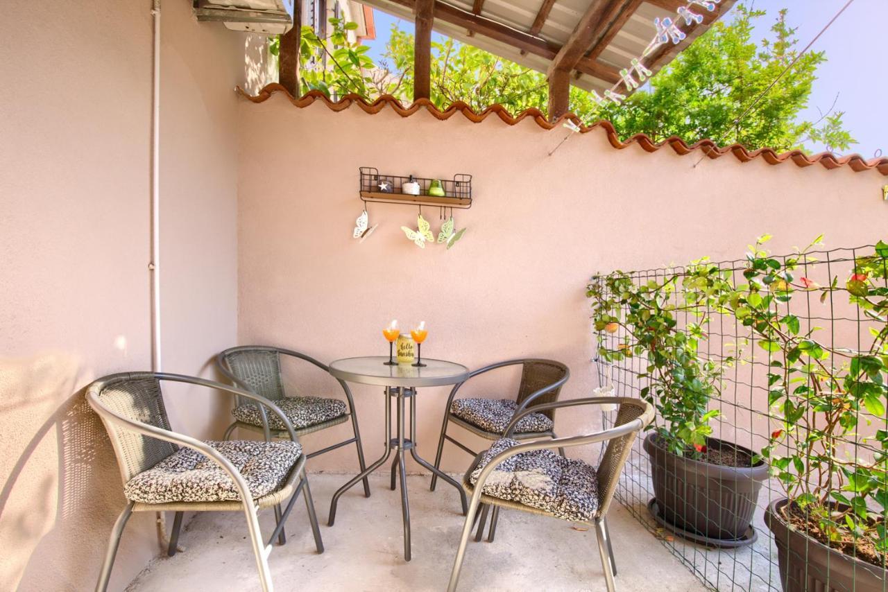 Amphitheater 3+2 Modern Apartment With Terrace, Wifi, Netflix PUY 외부 사진