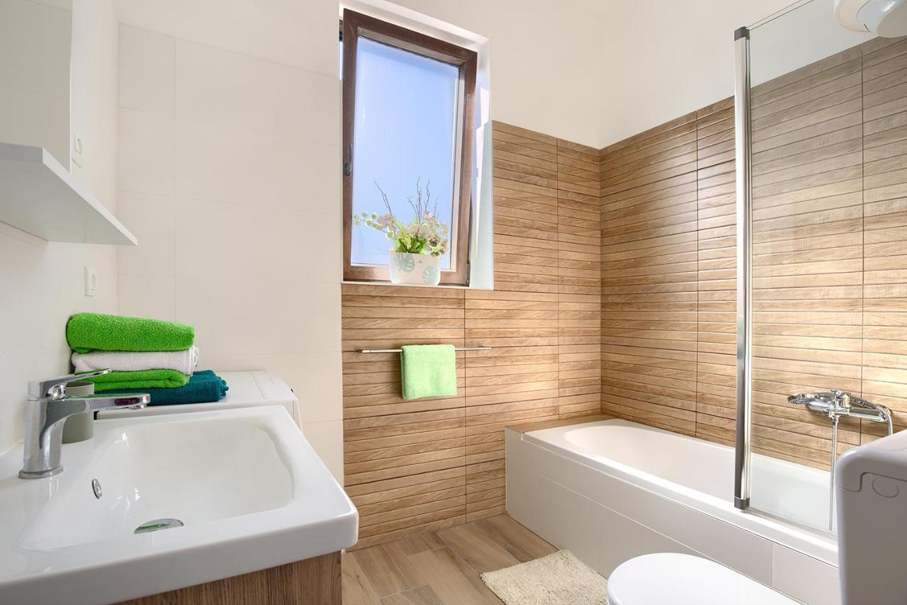 Amphitheater 3+2 Modern Apartment With Terrace, Wifi, Netflix PUY 외부 사진